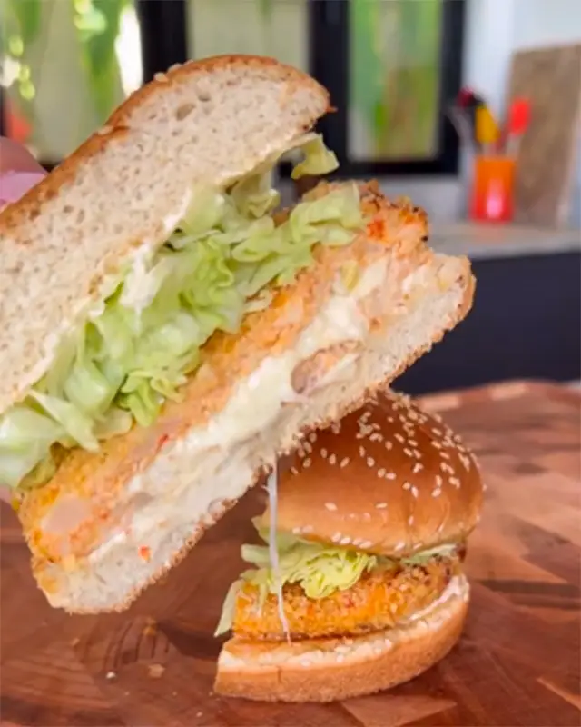 Sándwich relleno de vegetales